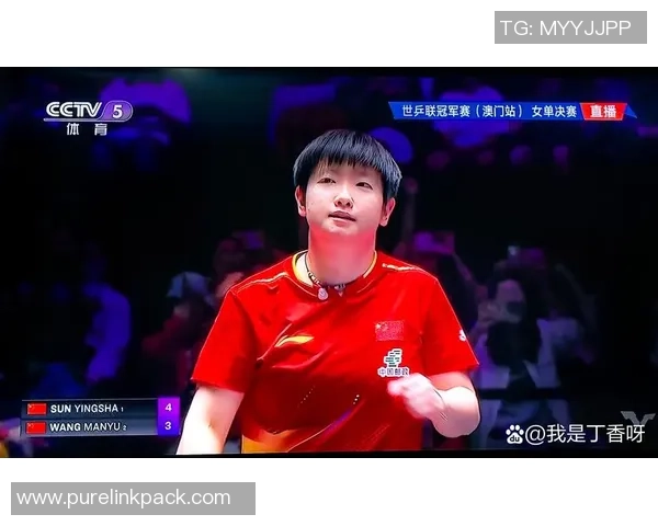 足球巨星观战篮球巅峰对决引发球迷热议全场氛围瞬间点燃 足球巨星观战篮球巅峰对决引发球迷热议全场氛围瞬间点燃