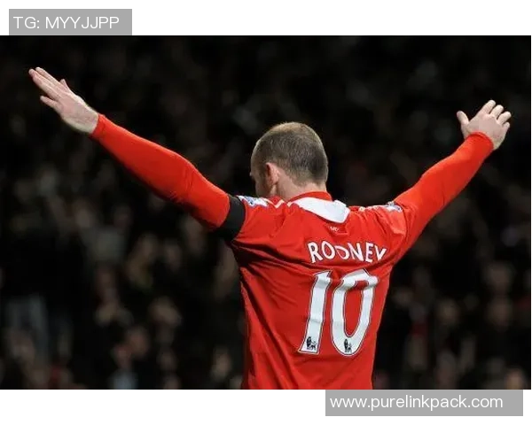 足球球星庆祝背影定格瞬间展现激情与荣耀的完美融合 足球球星庆祝背影定格瞬间展现激情与荣耀的完美融合