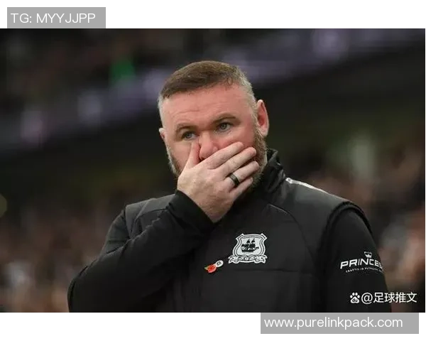 从球场到教练席:那些曾是足球明星的现役主教练故事 从球场到教练席:那些曾是足球明星的现役主教练故事