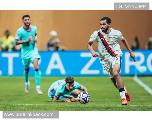 阿诺德三件套揭秘：英超顶级球星如何成就全能防线之王