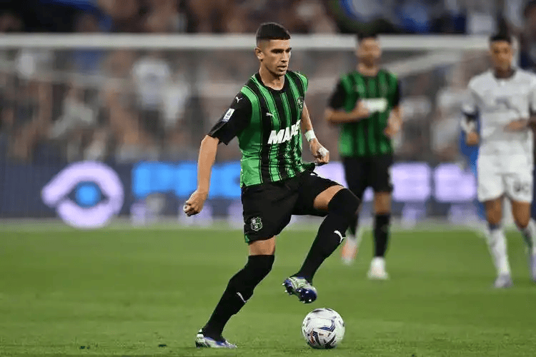 意甲焦点战：萨索洛VS科莫，黑马能否再克“无欲”之师？